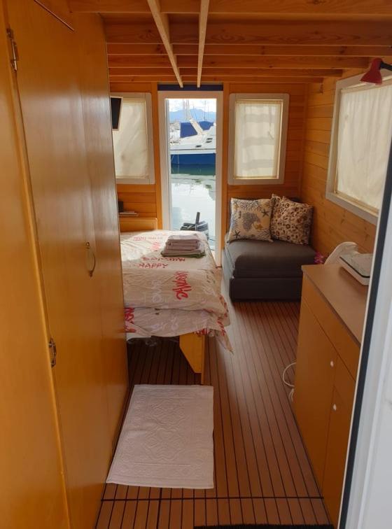 מלון Houseboat קליארי מראה חיצוני תמונה